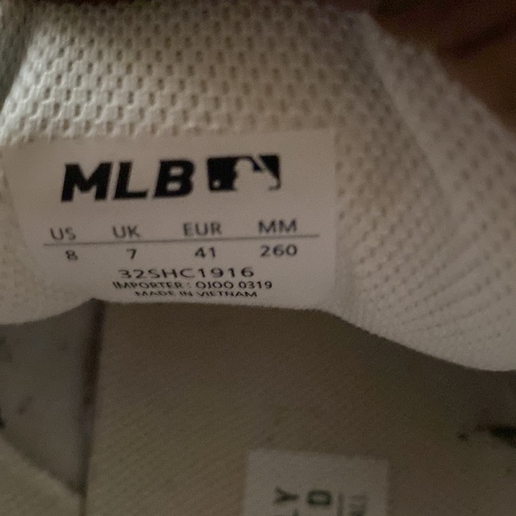 Men shoes like new no stains, discolored original - Picture 3 of 3